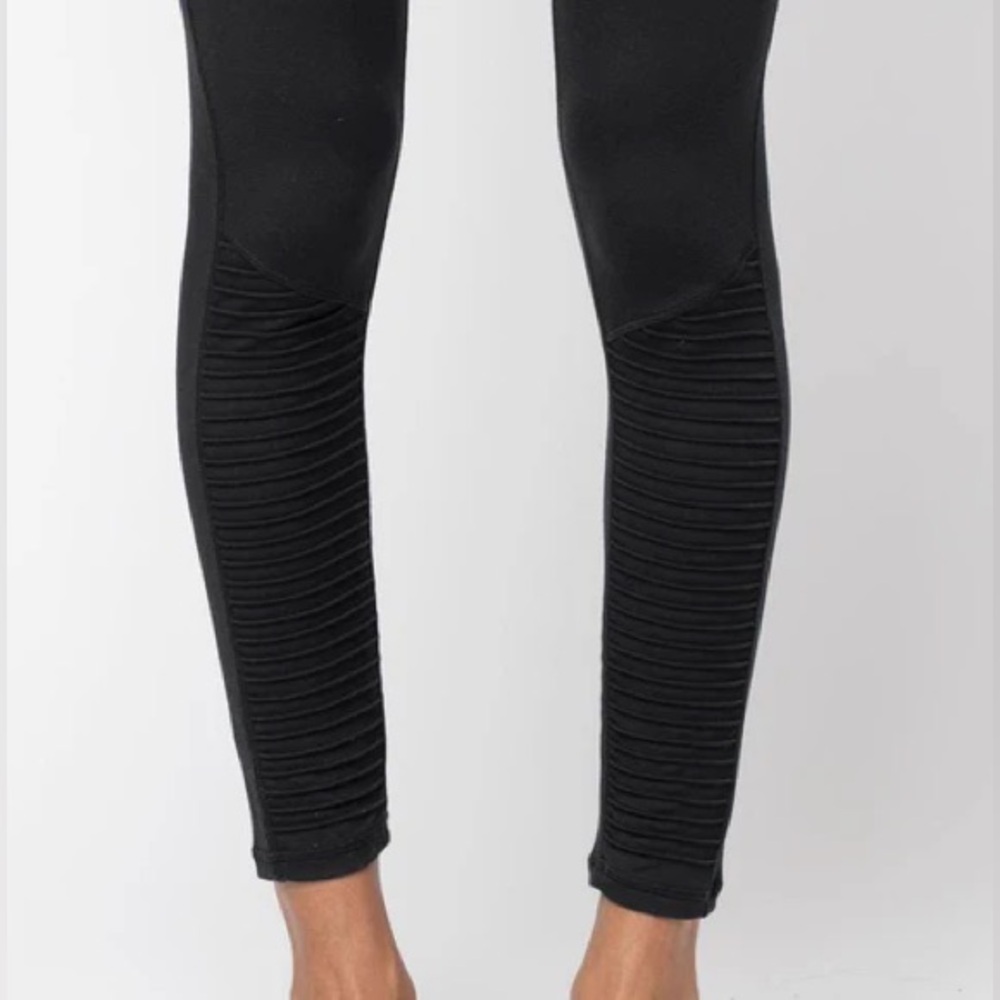 NWT Whisper Active Sierra Moto 7/8 Legging